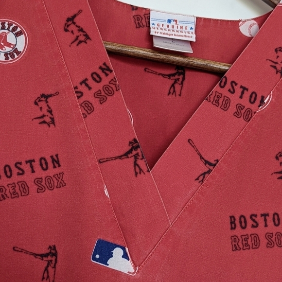 MLB Genuine Merchandise Boston Red Sox Scrub Top Size L - Picture 4 of 7